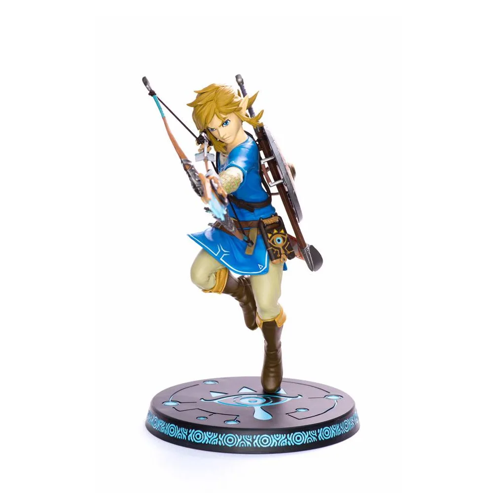 Zelda Breath of the Wild Statue Link by First 4 Figures – product photo