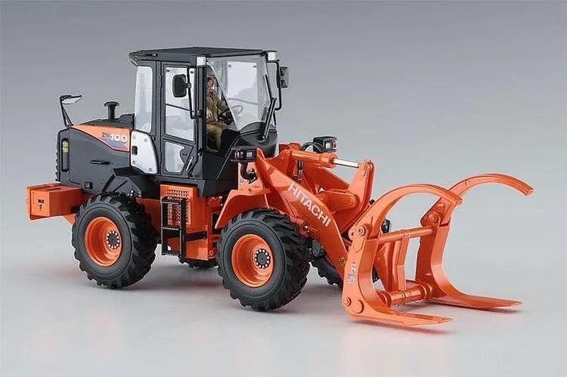 Modelbouwpakket Militaire voertuigen - 66105 Hitachi Wheel Loader ZW100-6 with Log Grapple Working Machine Plastic - 1:35 - Modelbouw by Hasegawa in White – product photo