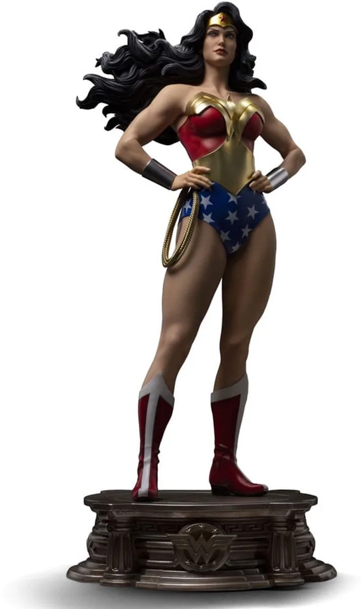 DC Comics Legacy Replica Statue 1/4 Wonder Woman 56 cm Beeld van Iron Studios – productfoto