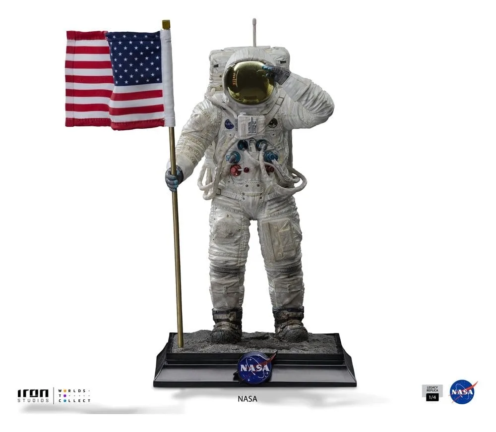 NASA Legacy Replica Statue Apollo 11 Astronaut van Iron Studios – productfoto