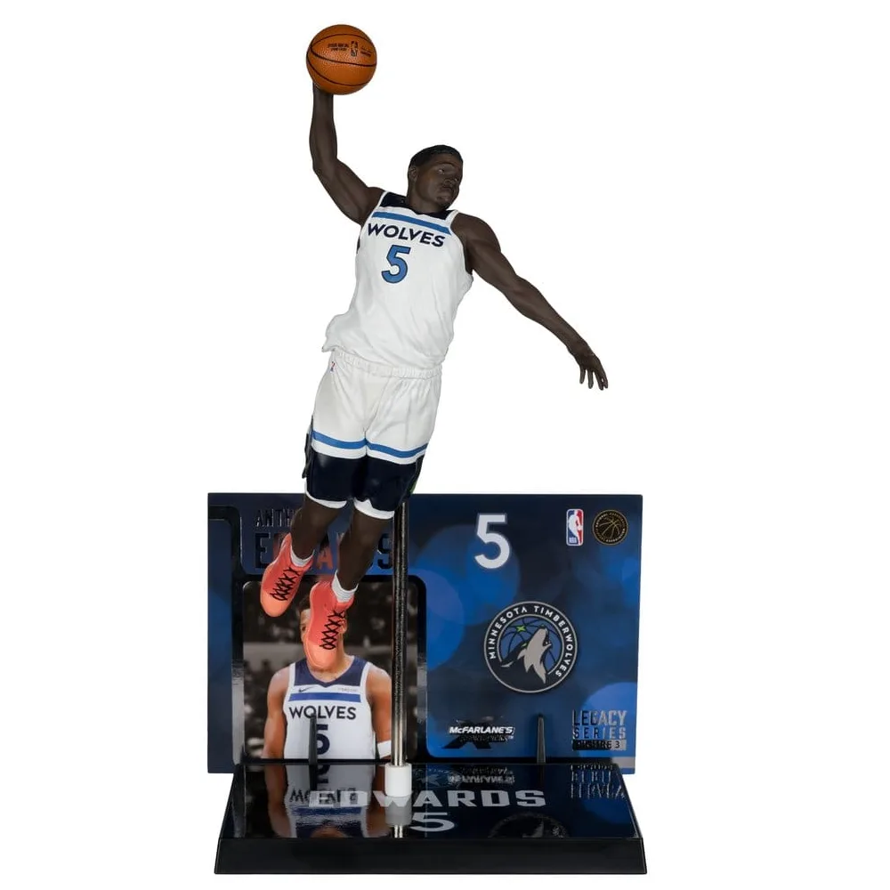 SportsPicks Anthony Edwards Statue van McFarlane Toys – productfoto