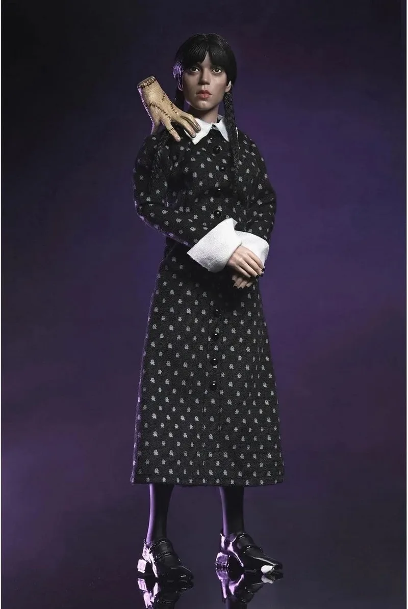 Wednesday Action Figure Wednesday (Classic Dress) 20 cm van NECA in Meerkleurig – productfoto