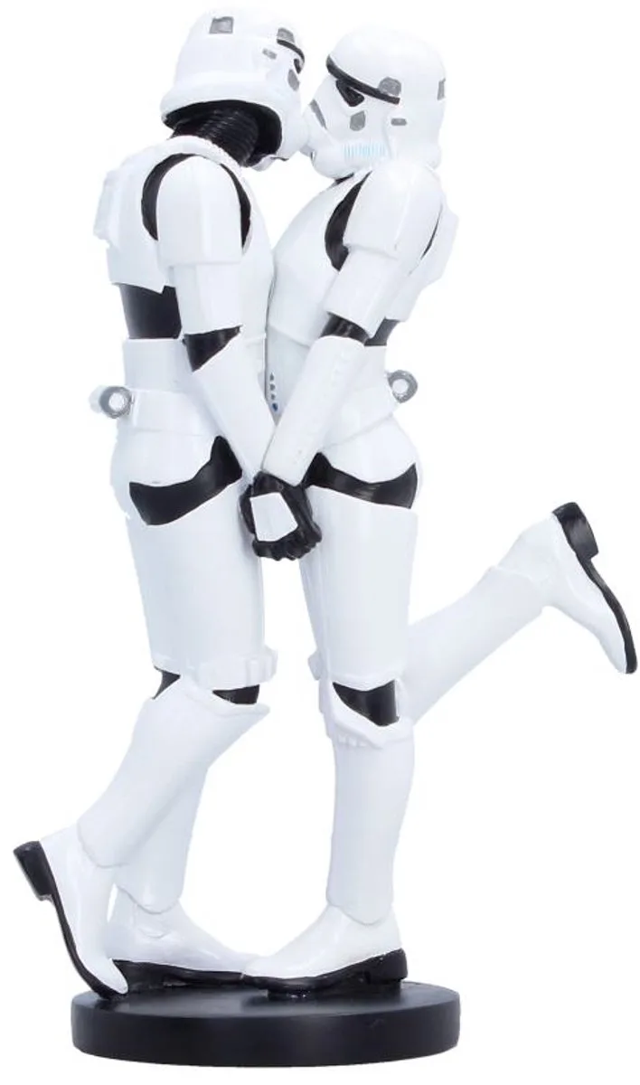 Stormtrooper - First Kiss - figurine (Nemesis Now) by Nemesis Now in Stormtrooper – First Kiss – product photo