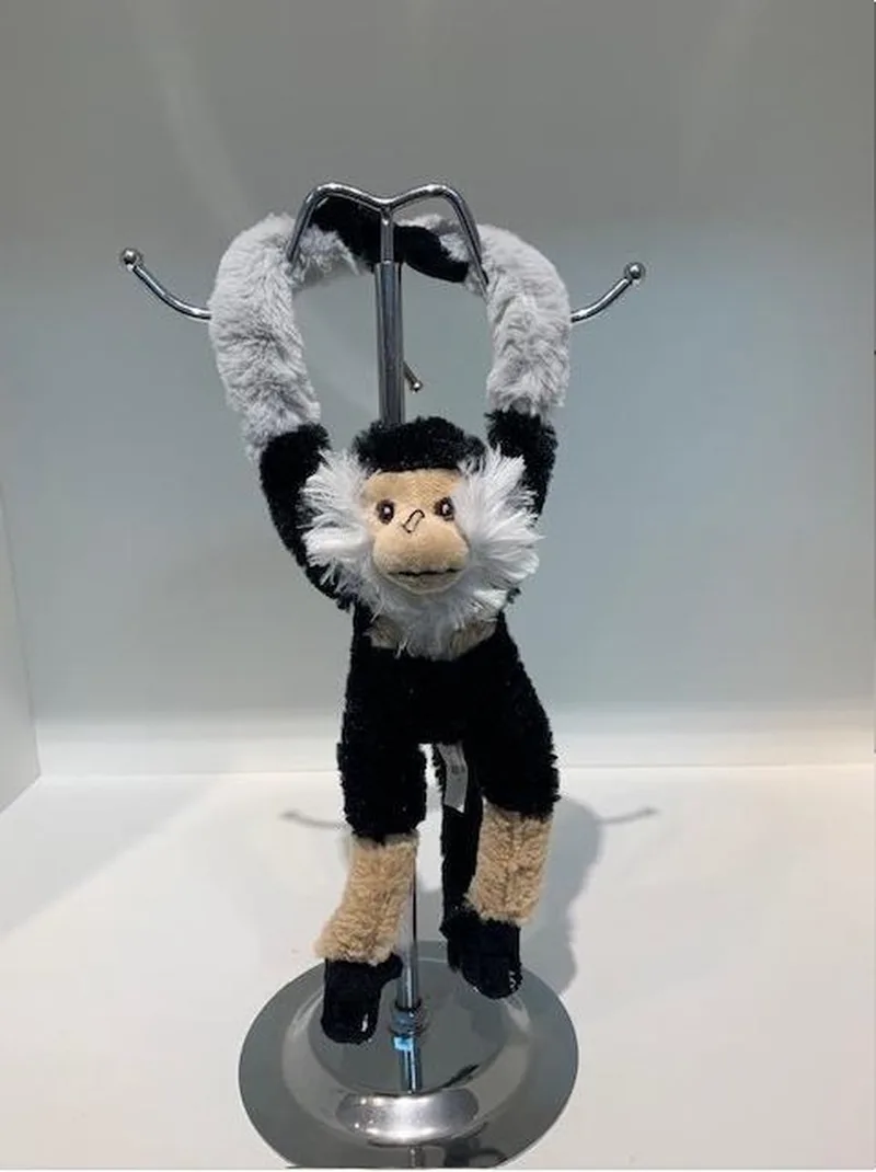 Hang Aap 32 cm (van kop tot teen) - Beige Wit Grijs från Pia Soft Toys i Svart – produktbild