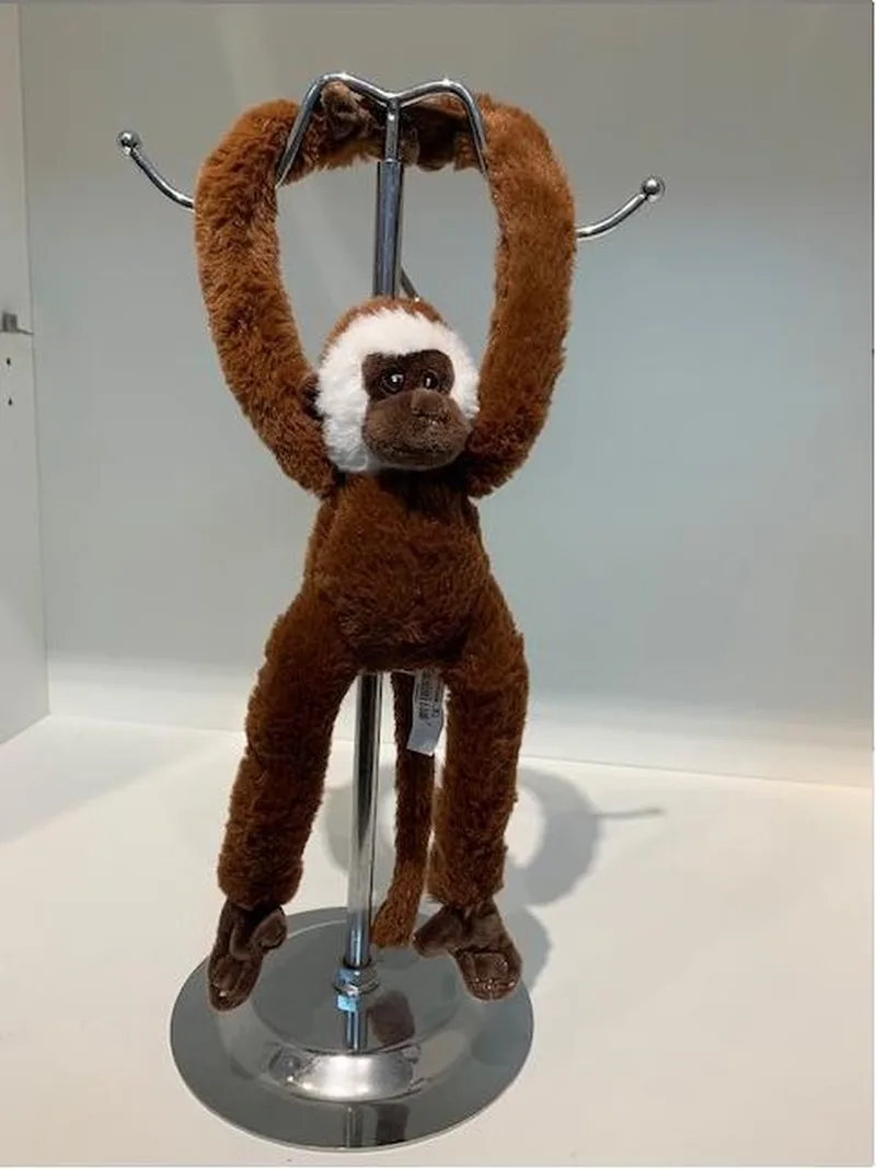 Hang Aap 32 cm (van kop tot teen) - Witte Kop från Pia Soft Toys i Brun – produktbild