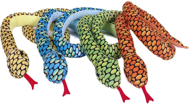 PIA Soft Toys-Set van 4 Pluche Slang Knuffels 4 ass. 180 cm från Pia Soft Toys i Grön – produktbild