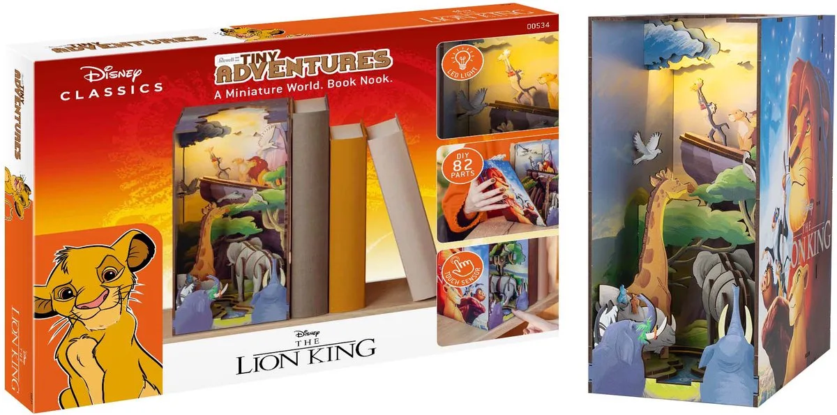 Modelbouwpakket - 00534 Tiny Adventures - Disney -Lion King- - Boekhoekje met LED Verlichting - 18x11x23cm Houten van Revell in Meerkleurig – productfoto