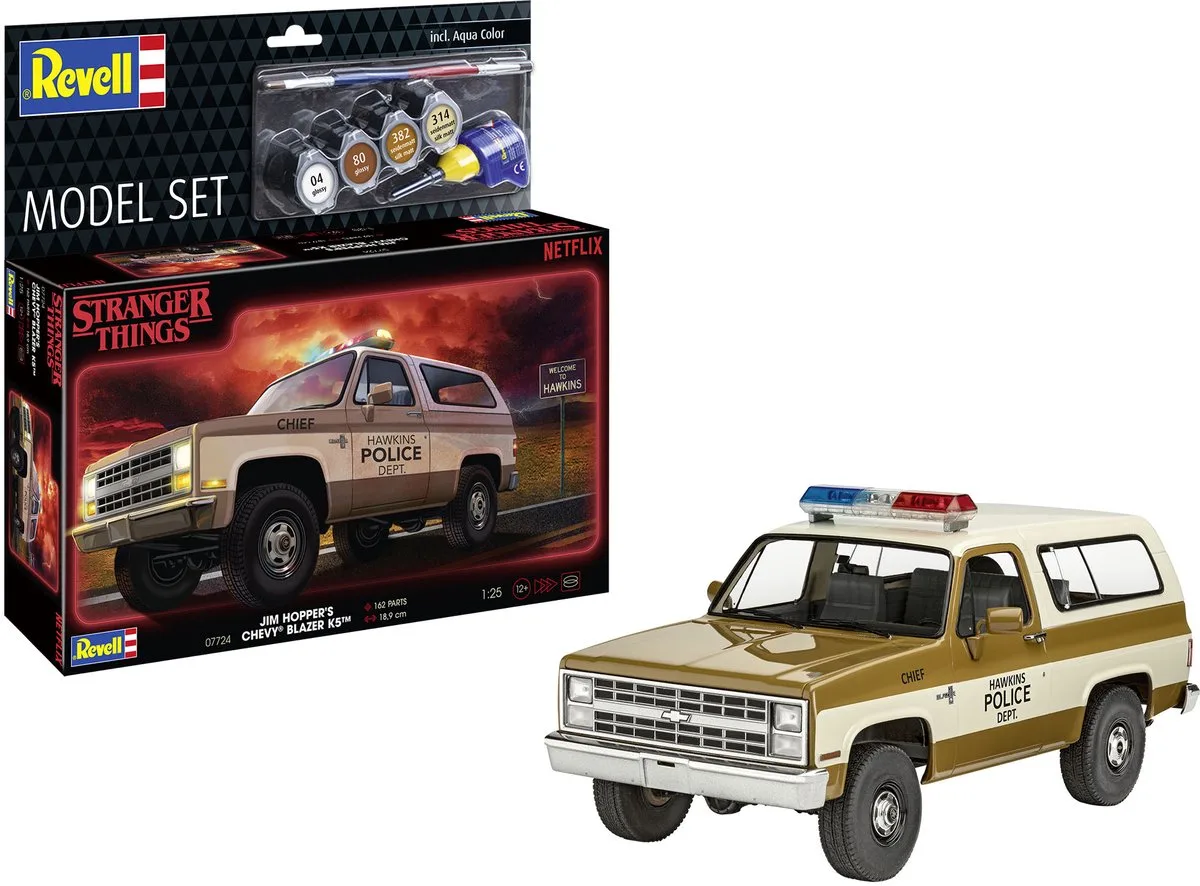Modelbouwpakket Auto - 67724 Stranger Things - Hopper#039 1985 Chevrolet Chevy Blazer - Model Set Plastic - 1:25 - Modelbouw van Revell in Meerkleurig – productfoto