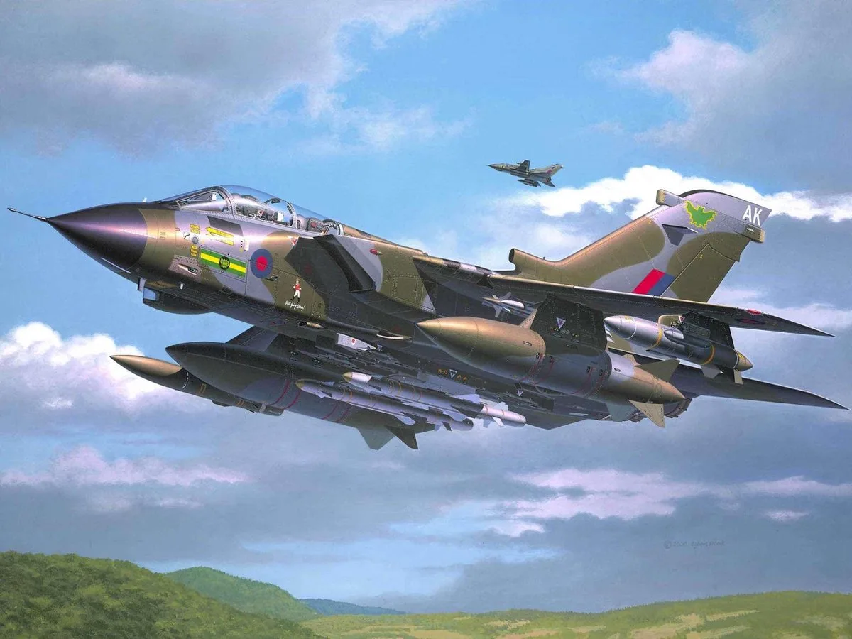 Modelbouwpakket Militaire voertuigen - 04619 Tornado GR. Mk. 1 RAF Plastic - 1:72 - Modelbouw van Revell in Meerkleurig – productfoto