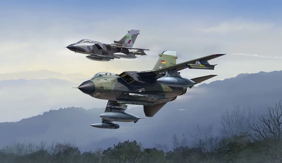 Modelbouwpakket Militaire voertuigen - 63801 Tornado Twin-Pack - 50e verjaardag Panavia Tornado - 2 Straaljagers - Model Set Plastic - 1:72 - Modelbouw van Revell in Meerkleurig – productfoto