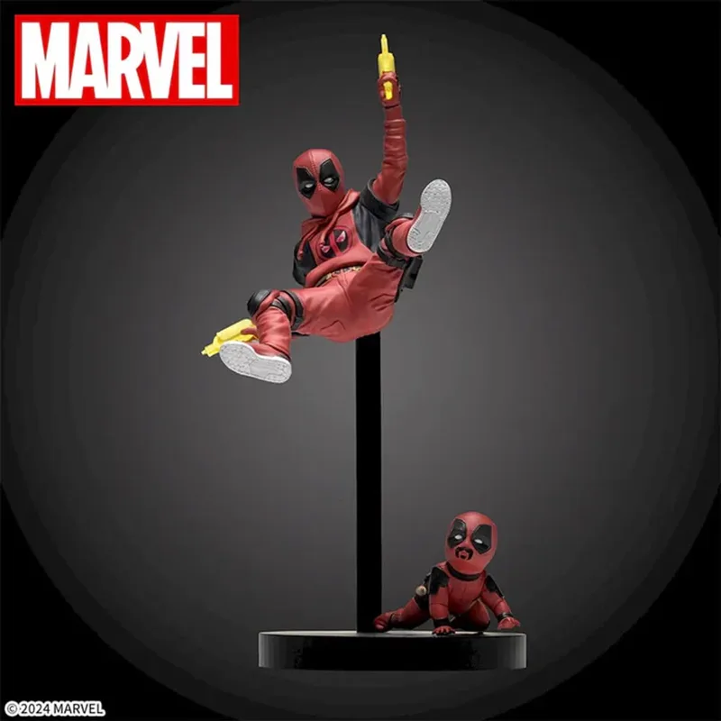 Deadpool & Wolverine - Kidpool & Babypool ACT/CUT Premium Figure van Sega in Rood – productfoto