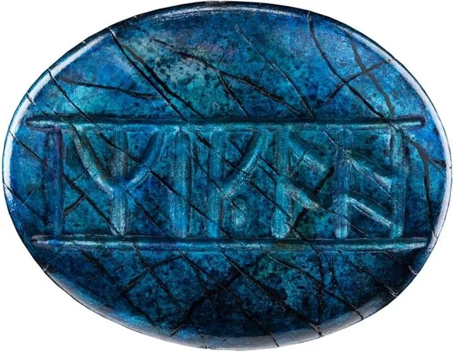 The Hobbit - Prop Replica Kili's Rune Stone Ornament