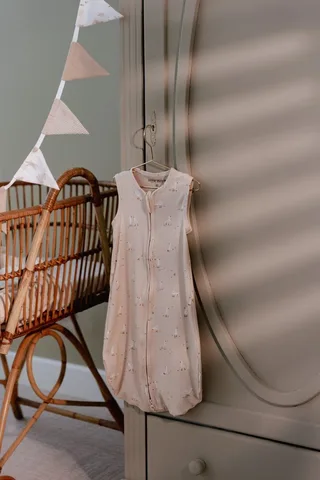 Slaapzak zomer – Maat 90 cm – Newborn Naturals – Little Goose van Little Dutch in Beige – productfoto 4 van 4