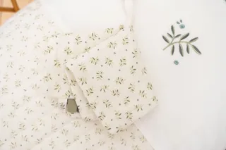 Speendoekje - Essentials - Blueberry Leaves van Little Dutch in Groen – productfoto 4 van 4