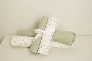 Swaddle Doek Little Dutch Blueberry Leaves & Sage 70x70 2st van Little Dutch – productfoto 2 van 2