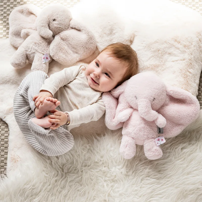 FanFan Knuffel Olifant - 30 cm - Zachte baby knuffel - Baby cadeau by Nattou in Zand – product photo 3 of 3