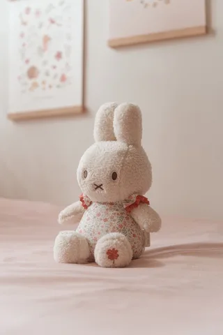 Nijntje X Little Dutch - knuffel 20 cm - Lucky Blossom van Tiamo in Roze – productfoto 2 van 3