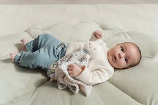 Nijntje x Little Dutch - Knuffeldoekje - Lucky Leaves de Tiamo en Bleu – photo produit 4 sur 4