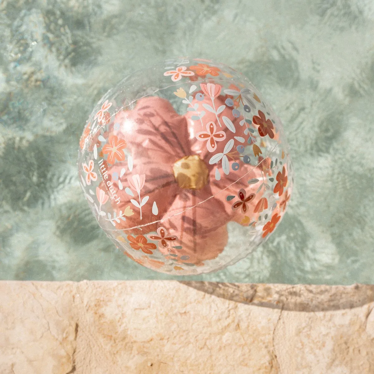 Flowers 3D Figuur Strandbal van Little Dutch in Roze – productfoto